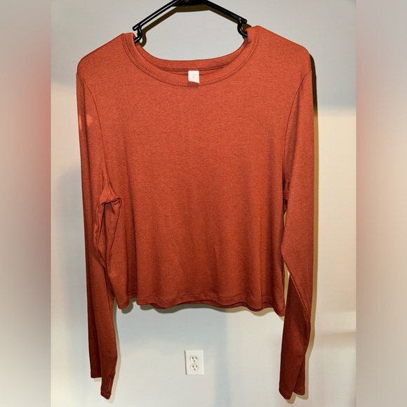 Old Navy - XL UltraLite Go Dry Crop Fitness - Picture 1 of 4